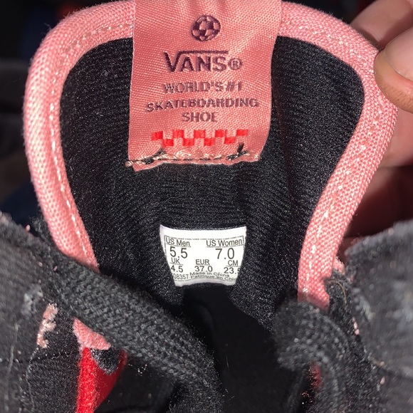 Women’s vans shoes size us 7 men’s size 5.5 PINK!!!!! - Picture 4 of 6